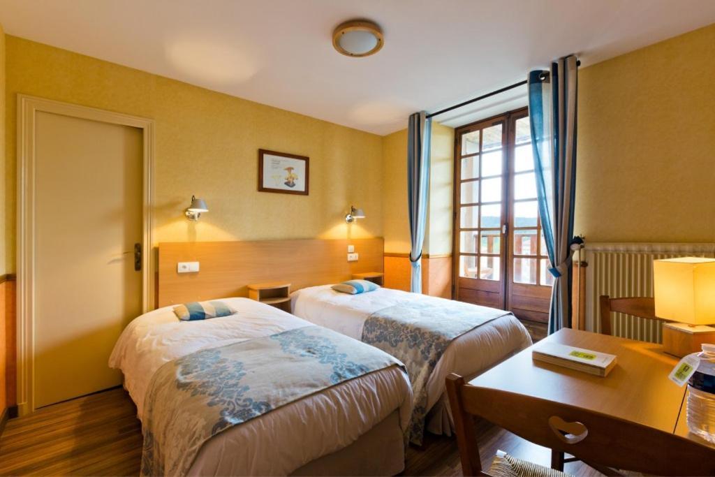 Hôtel La Clairière Chambon-sur-Dolore Exterior foto